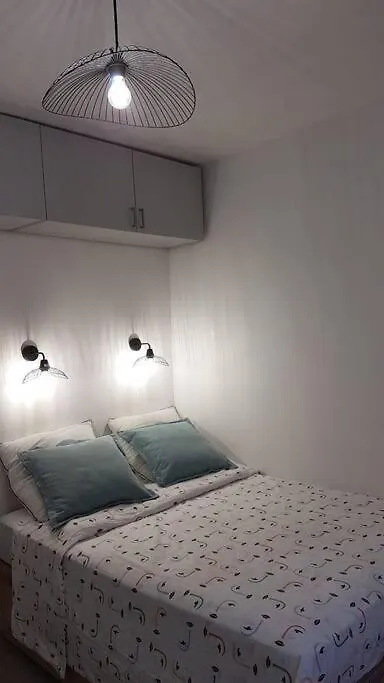 Studio cosy, quartier canal Saint-Martin-1